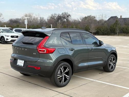 2026 Volvo XC40 B5 Core