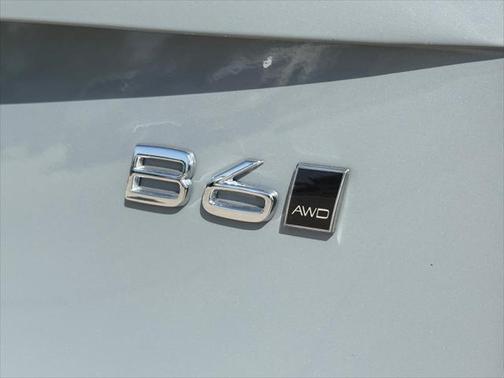 2024 Volvo XC90 B6 Plus Bright Theme