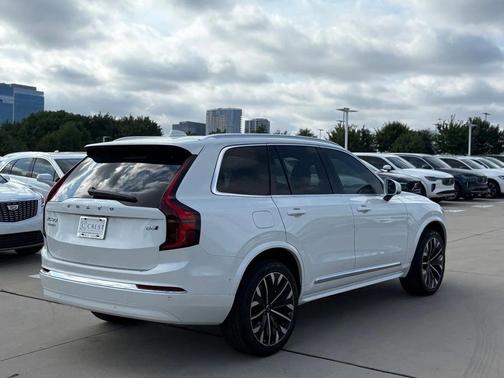 Crystal White 2026 Volvo XC90 B6 Plus 7-Seater
