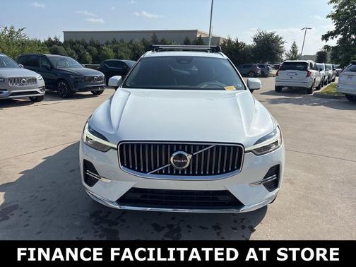 Crystal White Metallic 2023 Volvo XC60 B5 Plus Bright Theme
