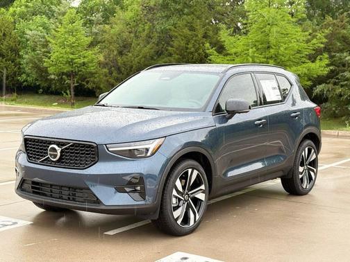 Denim Blue 2026 Volvo XC40 B5 Ultra