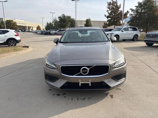 2020 Volvo S60 T5 Momentum