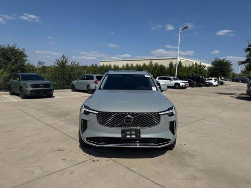 2025 Volvo XC90 B6 Plus 7-Seater