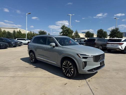 2025 Volvo XC90 B6 Plus 7-Seater