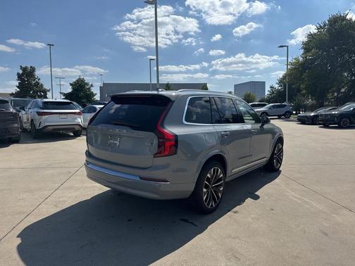 2025 Volvo XC90 B6 Plus 7-Seater