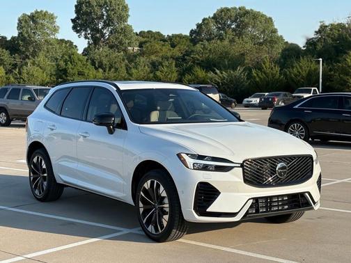 Crystal White 2026 Volvo XC60 Plug-In Hybrid T8 Plus