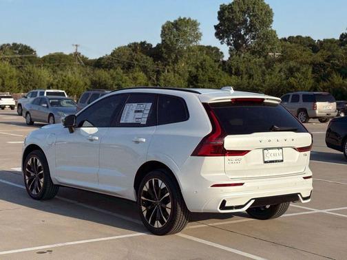 Crystal White 2026 Volvo XC60 Plug-In Hybrid T8 Plus