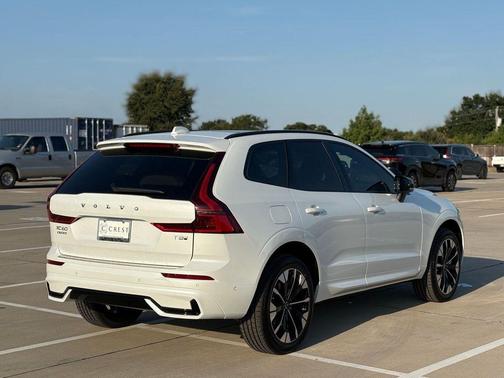Crystal White 2026 Volvo XC60 Plug-In Hybrid T8 Plus