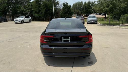 Onyx Black Metallic 2024 Volvo S60 B5 Plus Black Edition