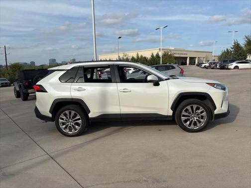 2021 Toyota RAV4 XLE Premium