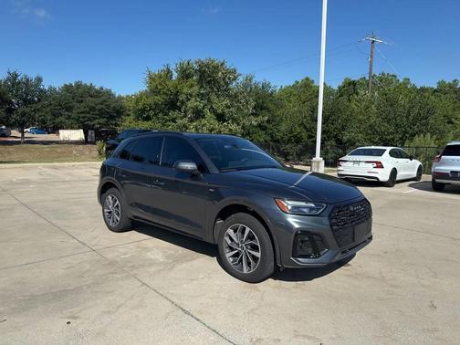 2024 Audi Q5 45 S line Premium