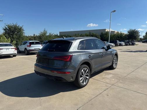 2024 Audi Q5 45 S line Premium