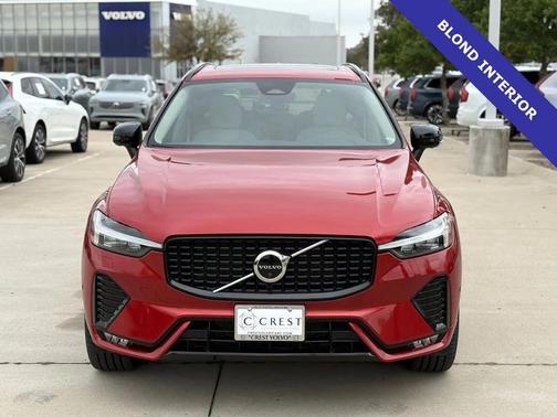 2023 Volvo XC60 B5 Plus Dark Theme