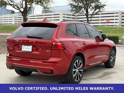 2023 Volvo XC60 B5 Plus Dark Theme