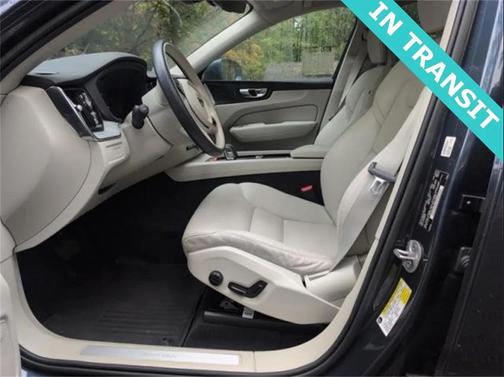 2023 Volvo XC60 Recharge Plug-In Hybrid T8 Plus Bright Theme