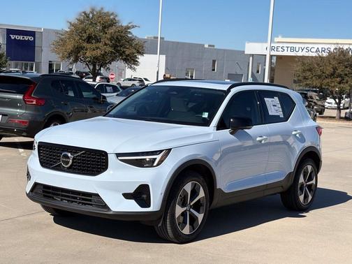 Cloud Blue 2026 Volvo XC40 B5 Plus