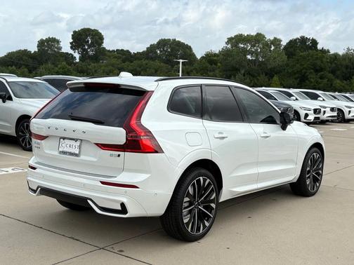 2026 Volvo XC60 B5 Ultra