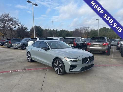 2024 Volvo S60 Recharge Plug-In Hybrid T8 Plus Dark Theme