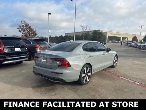 2024 Volvo S60 Recharge Plug-In Hybrid T8 Plus Dark Theme