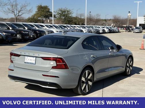 2024 Volvo S60 Recharge Plug-In Hybrid T8 Plus Dark Theme