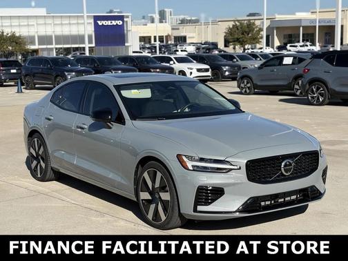 2024 Volvo S60 Recharge Plug-In Hybrid T8 Plus Dark Theme