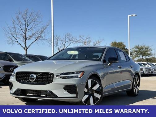 2024 Volvo S60 Recharge Plug-In Hybrid T8 Plus Dark Theme