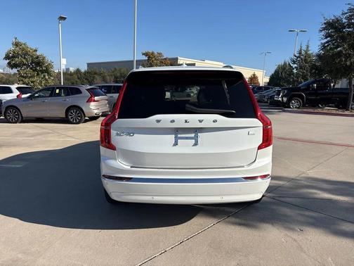 2024 Volvo XC90 Recharge Plug-In Hybrid Ultimate