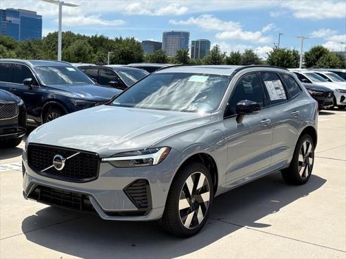 2025 Volvo XC60 Plug-In Hybrid T8 Plus