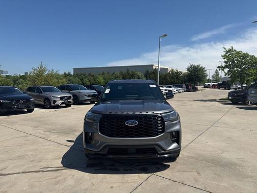 Carbonized Gray Metallic 2025 Ford Explorer ST-Line