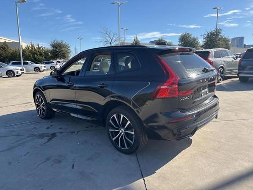 2024 Volvo XC60 B5 Plus Dark Theme