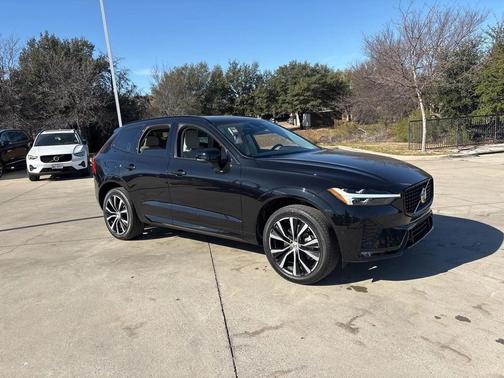 2024 Volvo XC60 B5 Plus Dark Theme