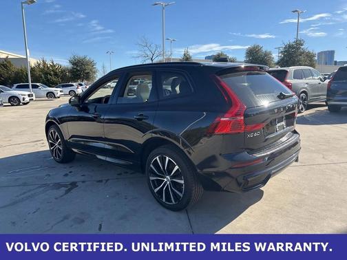 2024 Volvo XC60 B5 Plus Dark Theme