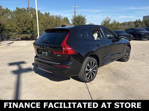 2024 Volvo XC60 B5 Plus Dark Theme