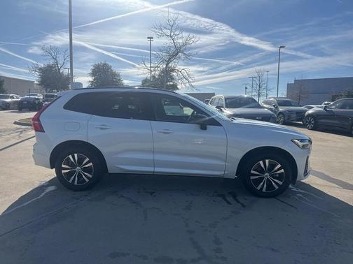 2025 Volvo XC60 B5 AWD