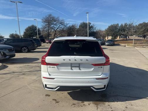 2025 Volvo XC60 B5 AWD