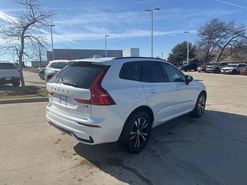 2025 Volvo XC60 B5 AWD