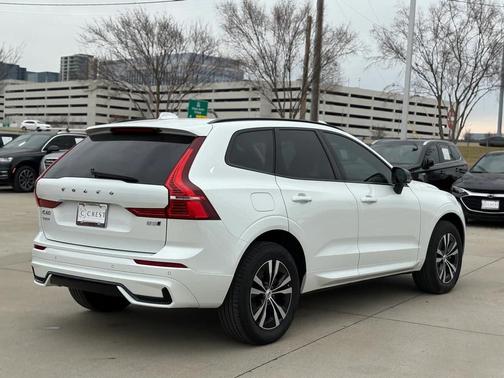 2025 Volvo XC60 B5 AWD