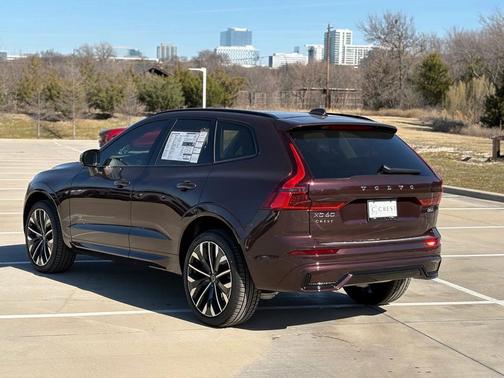 2026 Volvo XC60 B5 Ultra