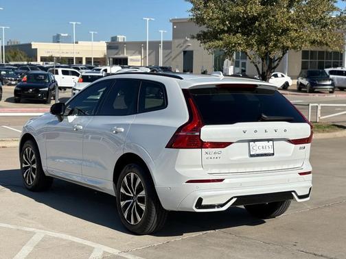 2024 Volvo XC60 B5 Plus Dark Theme