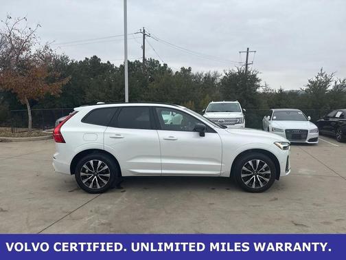 2024 Volvo XC60 B5 Plus Dark Theme