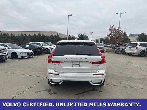 2024 Volvo XC60 B5 Plus Dark Theme