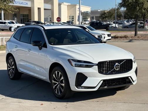 2024 Volvo XC60 B5 Plus Dark Theme