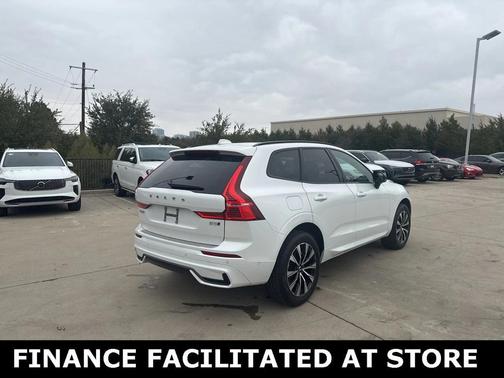 2024 Volvo XC60 B5 Plus Dark Theme