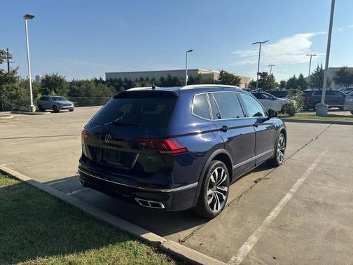 2022 Volkswagen Tiguan 2.0T SEL R-Line 4MOTION