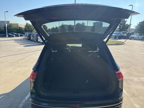 2022 Volkswagen Tiguan 2.0T SEL R-Line 4MOTION