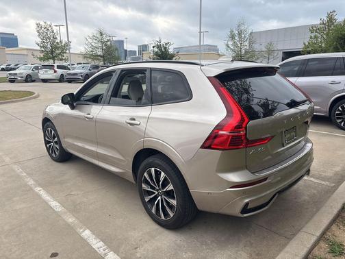 Bright Dusk Metallic 2024 Volvo XC60 B5 Plus Dark Theme