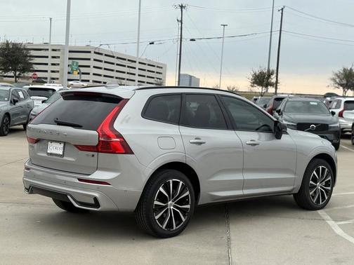 2025 Volvo XC60 B5 Plus