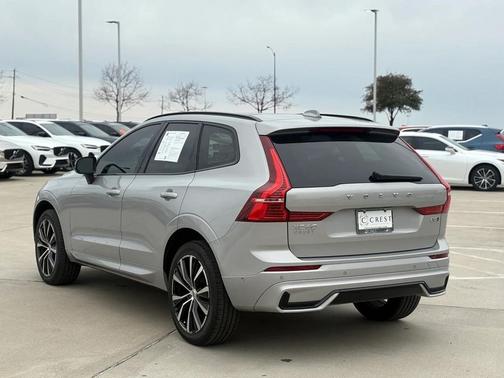 2025 Volvo XC60 B5 Plus