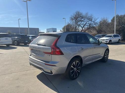 2025 Volvo XC60 B5 Plus