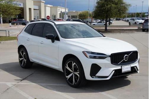 2022 Volvo XC60 B6 R-Design
